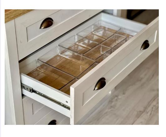 Medium Clear Plastic Drawer Organizer, Bathroom and Vanity Drawer Trays, Plastic Lipstick Transparent Jewelry Storage Box Makeup Organizer Holder - Cosmetic Storage for Cosmetic Brush, Eyeliner, Nail Polish