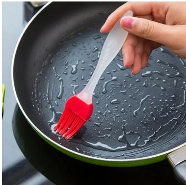 Combo Of 2 - Cake Spatula & Bbq Oil Brush Silicone Brush and Spatula Pair - 2 in 1 set, Baking, Decorating, BBQ