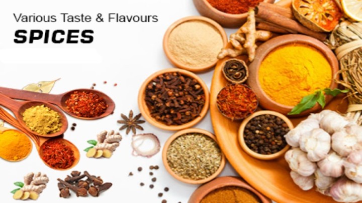 4 In 1 Partition Kitchen Seasoning Box Masala Box Set 4 Grid Portion Spice Jar Container Square Pepper Pot Box Spice Rack Kitchen Storage 4 Compartments Salt Box Achar Jar Dry Fruits Box Soup Spices