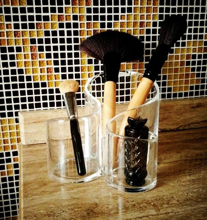 Cosmetic Makeup Organizer Transparent Acrylic Lipstick Holder Display Stand Nail Polish Eyebrow Pencil Storage Box Toothbrush Holder Stationary Holder