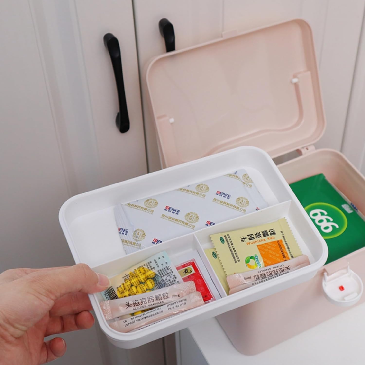 Empty Small First Aid Box High Quality Medicine Box Best For School, House And Office Medical Kit Home Portable Medical Boxes Transparent Plastic Medicine Pills Storage Box Organizer First Aid Kit Cosmetic Organizer Portable Kit
