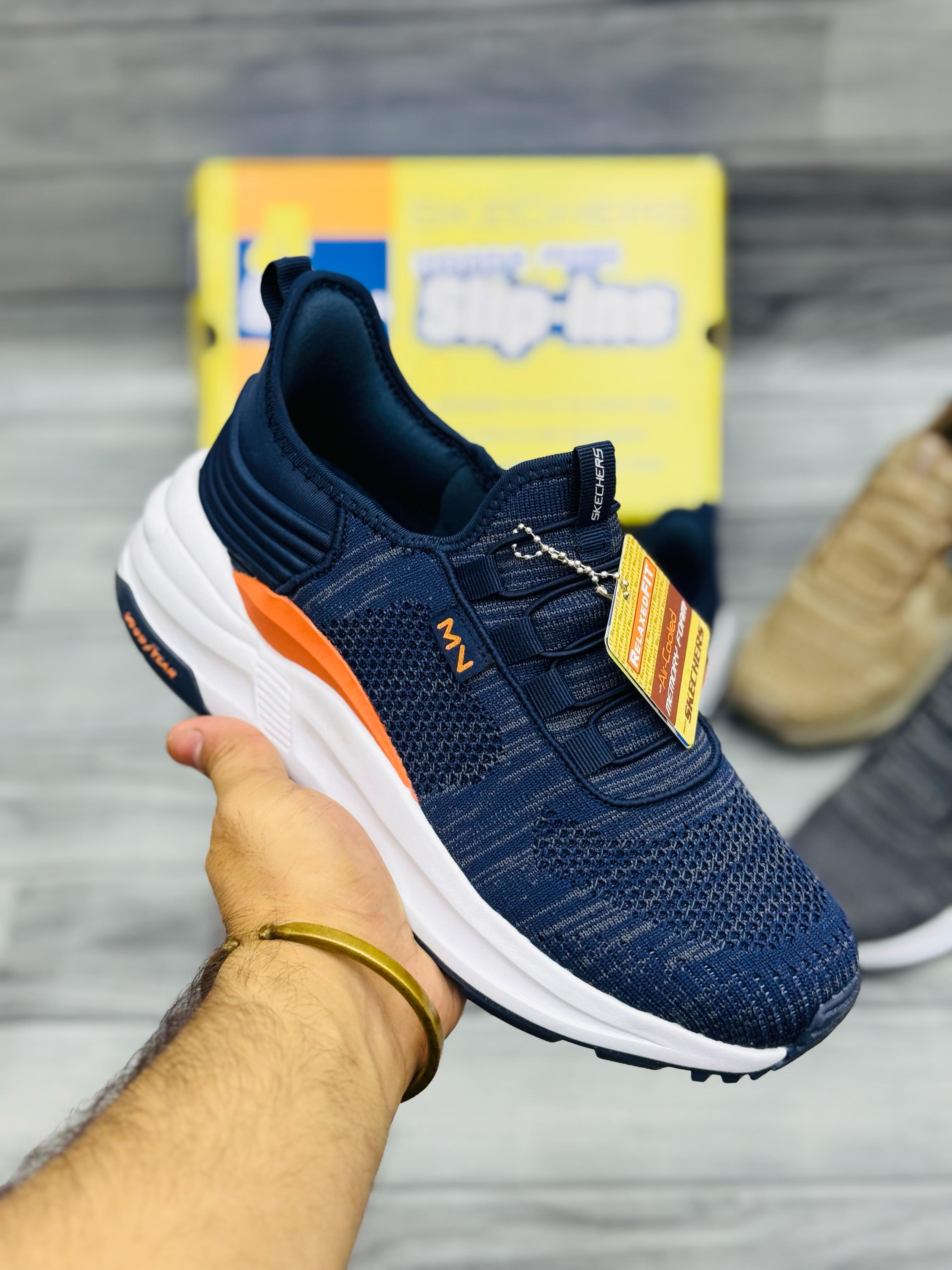 SKECHERS Foam Memory