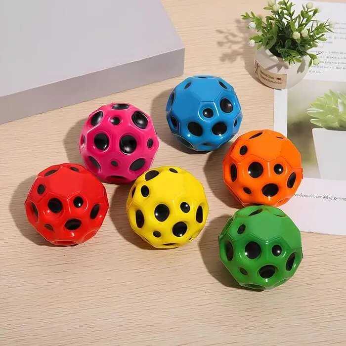 High Bouncing Moon Balls 